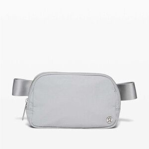 Lululemon Everywhere Belt Bag 1L Silver Drop